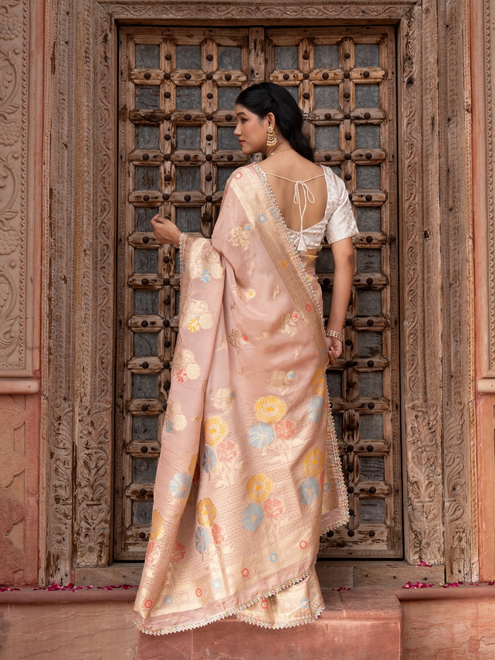 Onion Pink Pure Chiffon Banrasi Silk Handloom Saree
